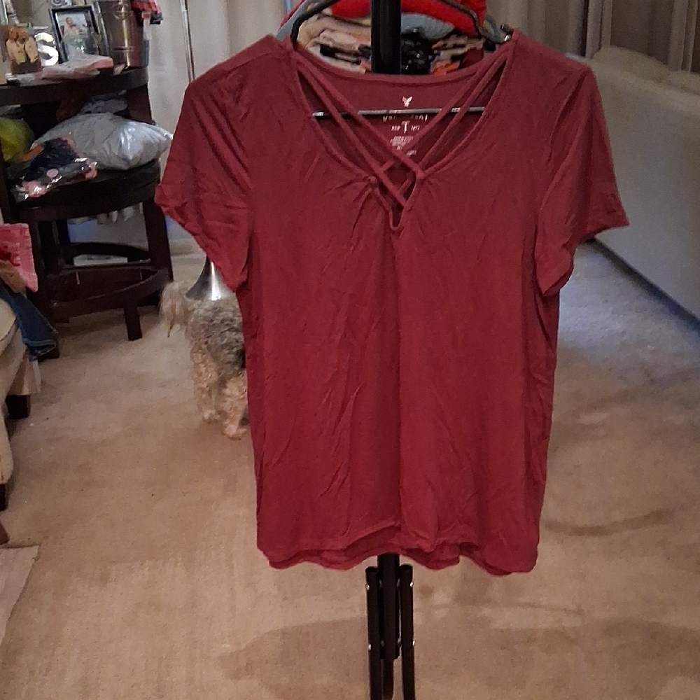 American Eagle Outfitters Maroon Short Sleeve Tee